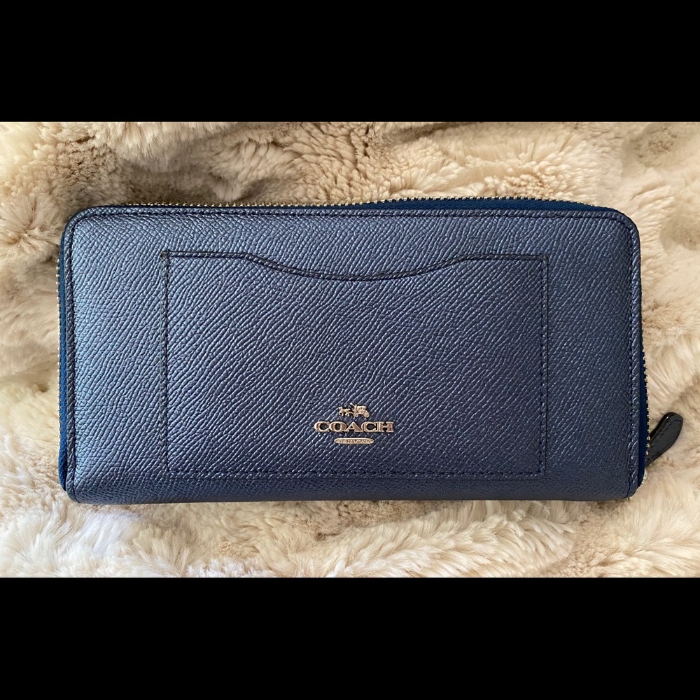 Women’s Coach Accordion Wallet - NEW